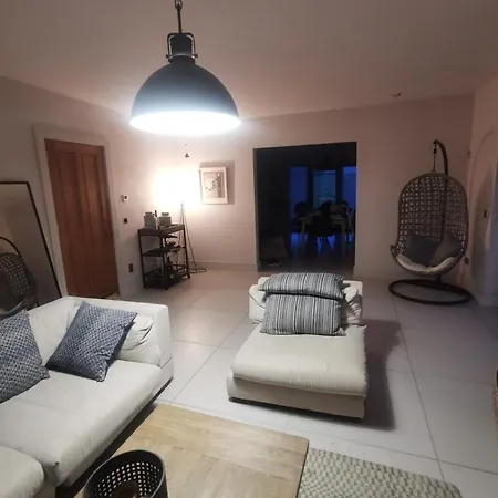 Ensuite Ροσκόμον